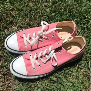 PINK LOW TOP CONVERSE